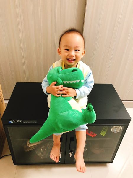 FD-150WC電子防潮箱開箱推薦 FD-150WC電子防潮箱開箱推薦