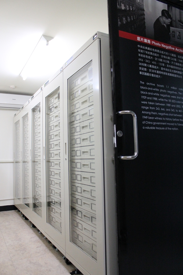 客製電子防潮箱-底片庫房專用保存防潮儲存櫃