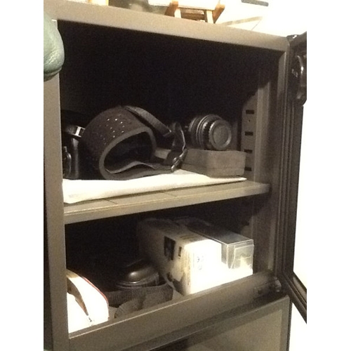 電子防潮箱FD-118C開箱推薦，鏡頭保養變輕鬆，防潮家能永遠保護我的夢想